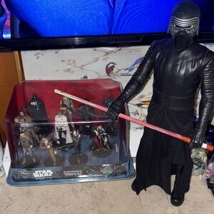 Disney Star Wars Black and Red Kylo Ren Figure Set/17” Star Wars Figure
